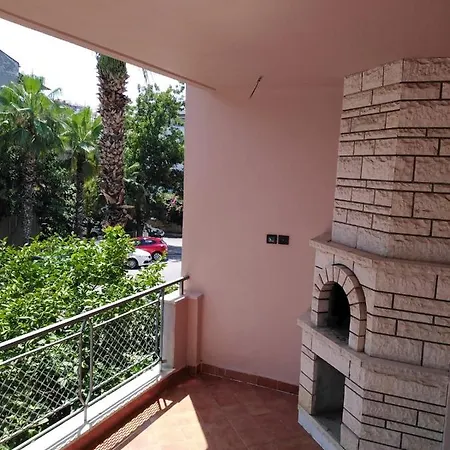 Apartmán Merkezi Ve Lokasyon Muekemmel Konforlu