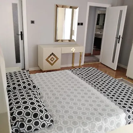 Merkezi Ve Lokasyon Muekemmel Konforlu Antalya