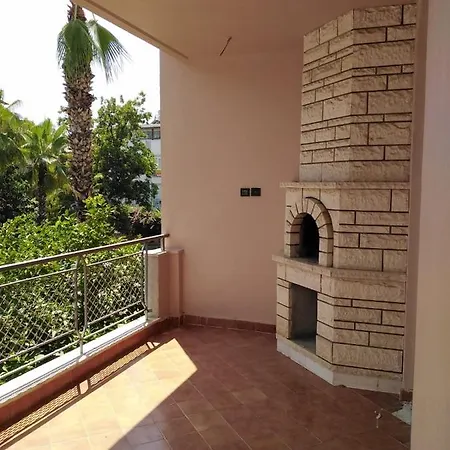 Apartmán Merkezi Ve Lokasyon Muekemmel Konforlu