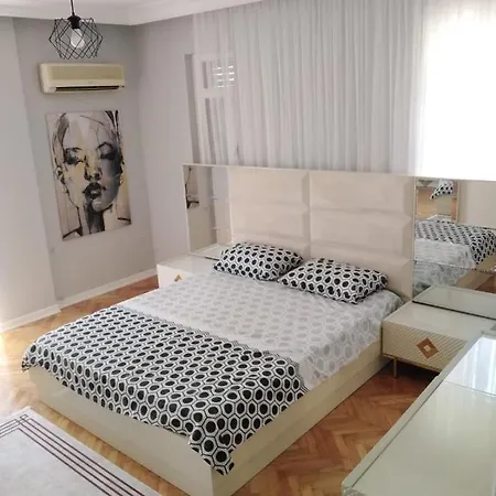 Merkezi Ve Lokasyon Muekemmel Konforlu
